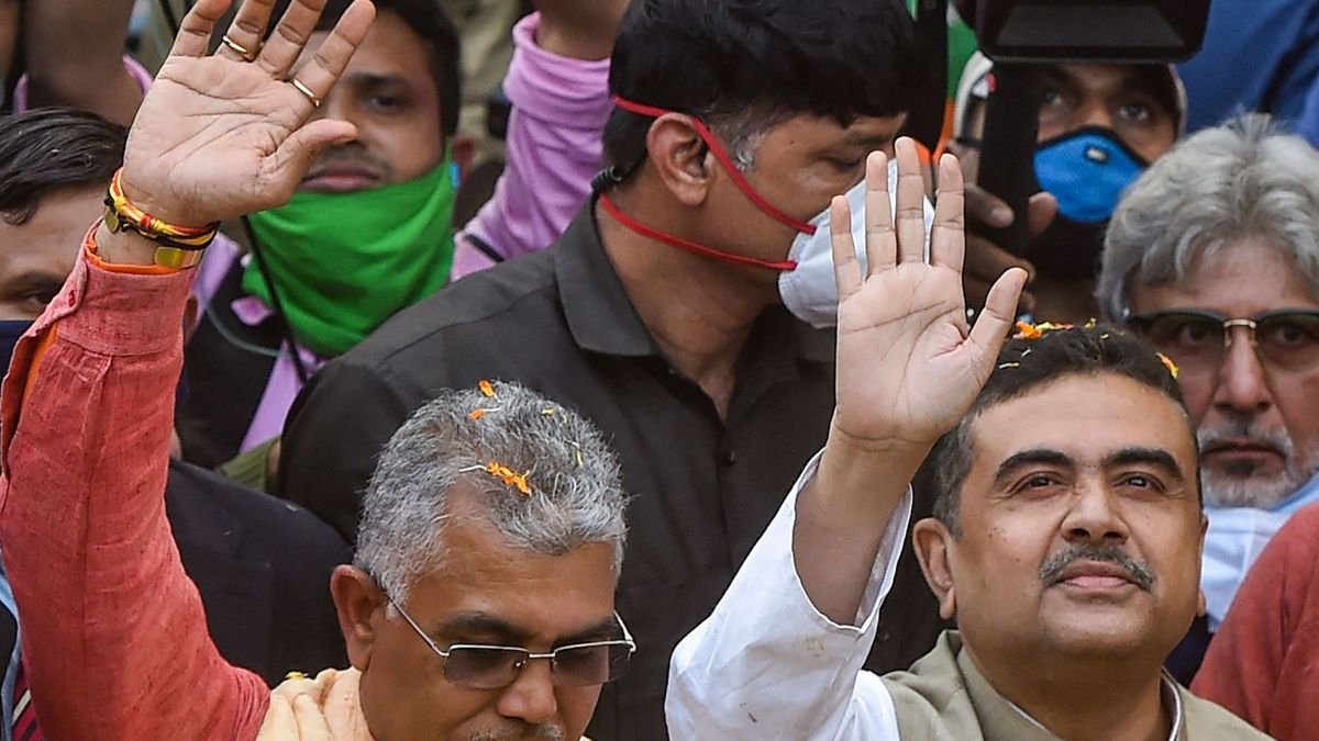 খড়্গপুর সদরের প্রার্থী হিসেবে মনোনয়ন জমা দিলীপ ঘোষের, সঙ্গী শুভেন্দু অধিকারী | দিলীপ ঘোষ খড়গপুর সদরে মনোনয়ন জমা দিলেন শুভেন্দু অধিকারীর উপস্থিতিতে | Dilip Ghosh Files Nomination