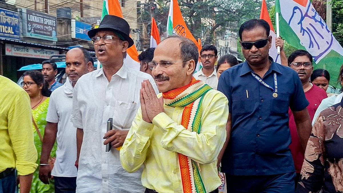 অধীর চৌধুরীর প্রচারে উত্তেজনা বহরমপুরে, কংগ্রেস-তৃণমূল কর্মীদের মধ্যে সংঘর্ষ | অধীর চৌধুরীর প্রচারে উত্তেজনা বহরমপুরে, তৃণমূল–কংগ্রেস সংঘর্ষ | Adhir Ranjan Chowdhury Baharampur Clash