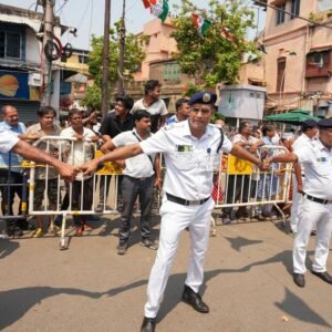 পশ্চিমবঙ্গ পুলিশে রদবদল! বিধানসভা নির্বাচনের আগে ১০০ জন আধিকারিকের বদলি | পশ্চিমবঙ্গ পুলিশ রদবদল: ১০০ আধিকারিককে বদলির নির্দেশ | WB Police Reshuffle: 100 Officers Transferred