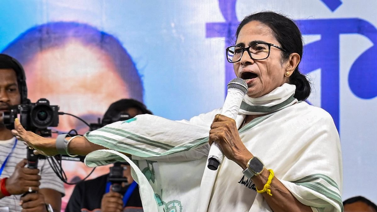 ১৯টি রাজ্য ও কেন্দ্র তাঁর বিরুদ্ধে একজোট হয়েছে, তিনি একা লড়ছেন, দাবি মমতার | মমতা বন্দ্যোপাধ্যায়: ১৯টি রাজ্য ও কেন্দ্র আমার বিরুদ্ধে | Mamata Banerjee Slams BJP And PM Modi In Birbhum