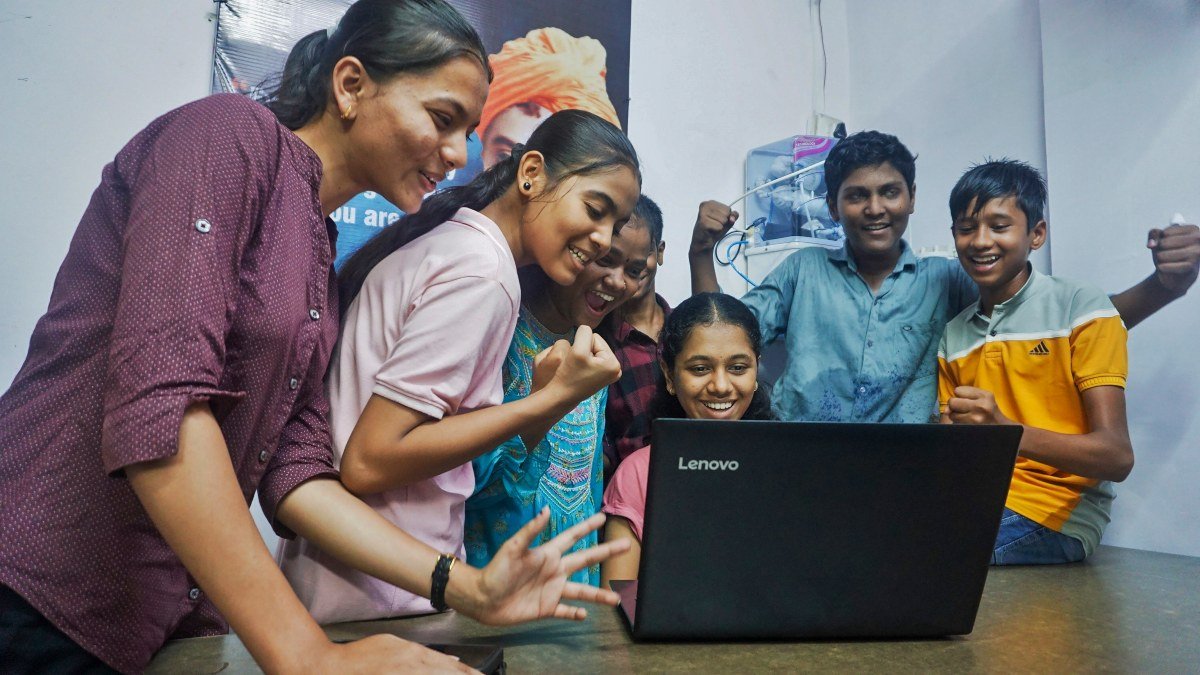 সুখবর! দশম পাসদের জন্য বিভিন্ন বিভাগে ২১,৬১৪টি পদে নিয়োগ, বেতন ২ লক্ষ পর্যন্ত, জেনে নিন বিস্তারিত | Recruitment for 21,614 posts in various departments for 10th pass