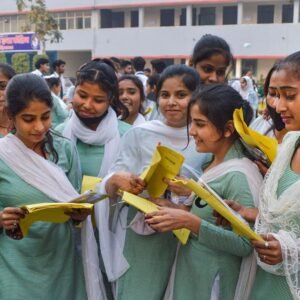 মাধ্যমিকের মেধা তালিকায় প্রথম ইসলামপুরের অভিরূপ ভদ্র, পাশের হারে শীর্ষে কালিম্পং | মাধ্যমিক পরীক্ষার ফলাফল ২০২৬: প্রথম অভিরূপ ভদ্র, মেধা তালিকায় ১৩১ জন | Madhyamik Result 2026: Abhirup Bhadra Topper