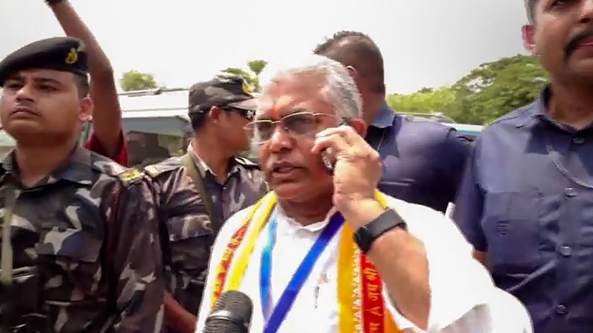 তৃণমূলের ভোট কারচুপির অভিযোগ খারিজ করে পরিবর্তনের ইঙ্গিত দিলেন দিলীপ ঘোষ | দিলীপ ঘোষ: তৃণমূলের রিগিংয়ের অভিযোগ খারিজ বিজেপি প্রার্থীর | Dilip Ghosh Slams TMC Over Vote Rigging Allegations