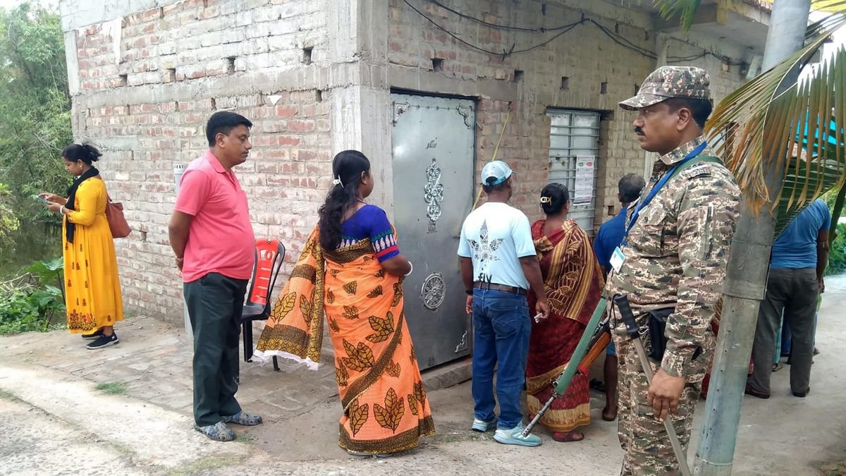 ফলতা পুনর্নির্বাচন! কড়া নিরাপত্তার বলয়ে ভোট হচ্ছে, অনুপস্থিত তৃণমূল | ফলতা পুনর্নির্বাচন: কড়া নিরাপত্তায় ভোটগ্রহণ শুরু দক্ষিণ ২৪ পরগনায় | Falta Repolling News: Strict Security For Voting In West Bengal Seat