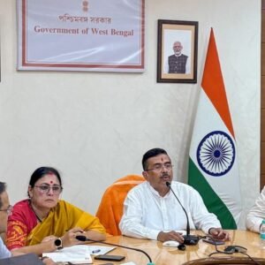 স্বচ্ছ অ্যাপ চালু পশ্চিমবঙ্গে! রাস্তাঘাটে থুতু বা আবর্জনা ফেললে এবার দিতে হবে কড়া জরিমানা | স্বচ্ছ অ্যাপ পশ্চিমবঙ্গ: রাস্তাঘাটে নোংরা ফেললেই জরিমানা | Swachh App West Bengal: Fine For Littering