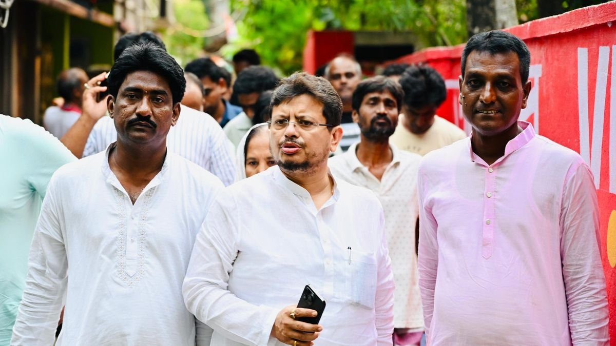 সই জাল বিতর্কে জোচ্চুরি সামনে আসতেই তৃণমূল থেকে বহিষ্কৃত দুই বিধায়ক ঋতব্রত ও সন্দীপন | তৃণমূল কংগ্রেস থেকে বহিষ্কৃত ঋতব্রত ও সন্দীপন, তুঙ্গে সই জাল বিতর্ক | TMC Expels Two MLAs Over Forgery Case