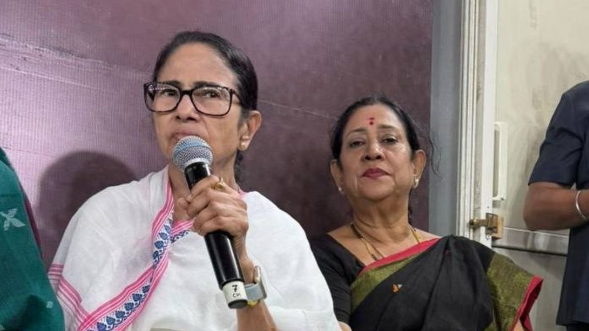 ‘ব্যক্তিগত কারণ’ দেখিয়ে বিধাননগর পুরনিগমের মেয়রের পদ ছাড়লেন মমতা-ঘনিষ্ঠ কৃষ্ণা চক্রবর্তীও | কৃষ্ণা চক্রবর্তী: বিধাননগর মেয়রের পদ থেকে ইস্তফা দিলেন মমতা-ঘনিষ্ঠ নেত্রী | Krishna Chakraborty Resigns