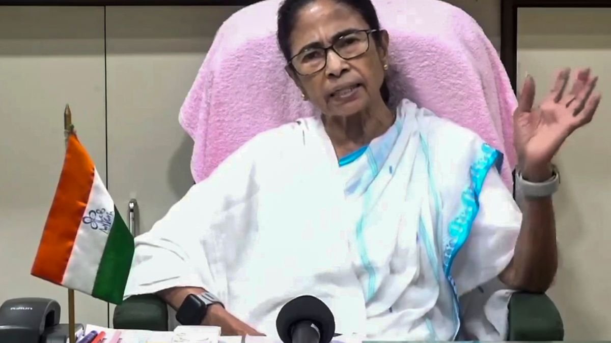 চাপ আরও বাড়ছে! এবার তৃণমূলের একাধিক ব্যাঙ্ক অ্যাকাউন্ট ‘ফ্রিজ’ | TMC Internal Crisis: 440 Crore Bank Accounts Frozen Following Rebel MLA Complaint (2026)
