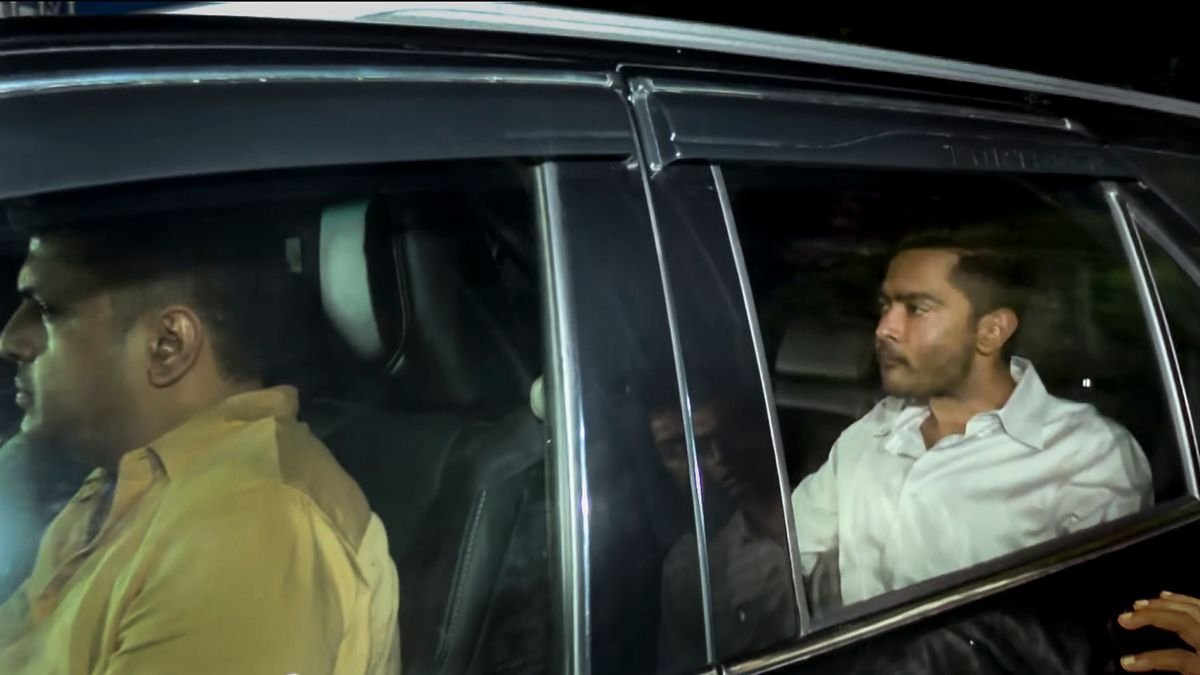 দীর্ঘ জেরা শেষে অনেক রাতে ইডি অফিস থেকে বেরোলেন অভিষেক | Abhishek Banerjee Grilled For 11 Hours By ED: TMC Leader Slams Political Vendetta In 2026 Case